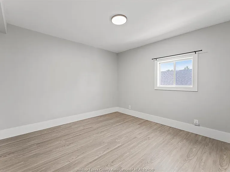 371 Curry Ave — Photo 22