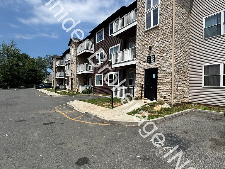 15 Bethune Blvd #101 — Photo 4