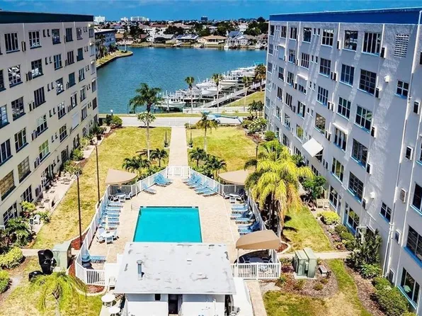2850 59th St S APT 205, Gulfport, FL 33707