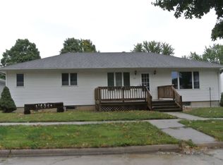 421 Maple St, Osage, IA 50461