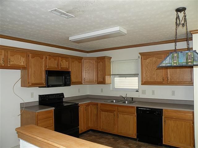 2nd image of 1020 Holderness Ln