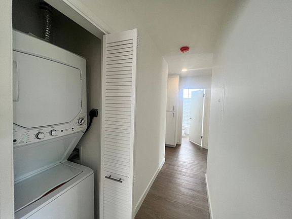 2nd image of 634 E Harvard Rd