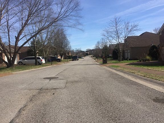 4th image of 704 Settlers Ct