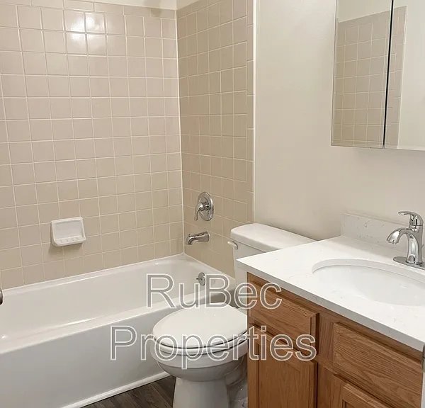 9617 Vinca Cir #E — Photo 7