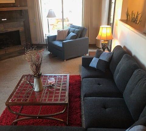 Cozy Sunken Family Room w/ gas fireplace!