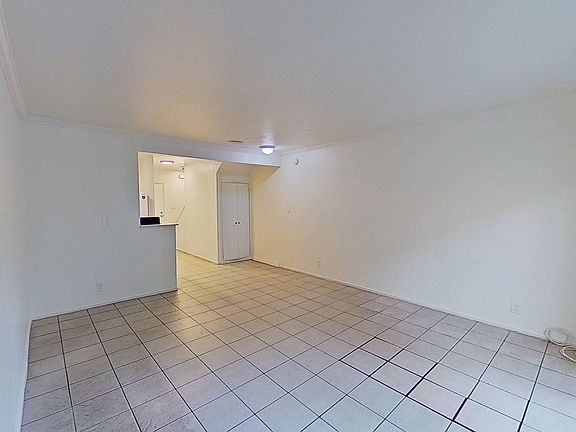 5th image of 437 W Valencia Dr