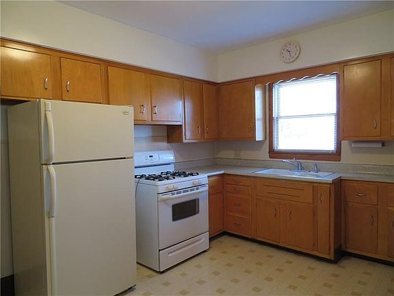 3rd image of 203 Penn Ave