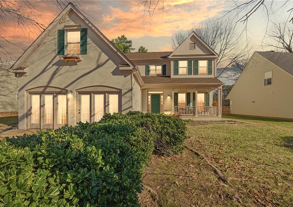 1st image of 906 Dunhill Way