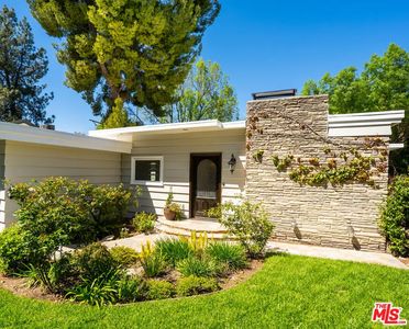 22125 Avenue Morelos, Woodland Hills, CA, 91364