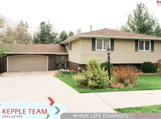 6703 N Post Oak Rd, Peoria, IL 61615