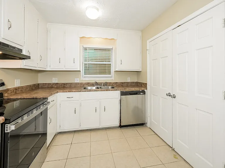5351 Ridgemere Ct — Photo 8