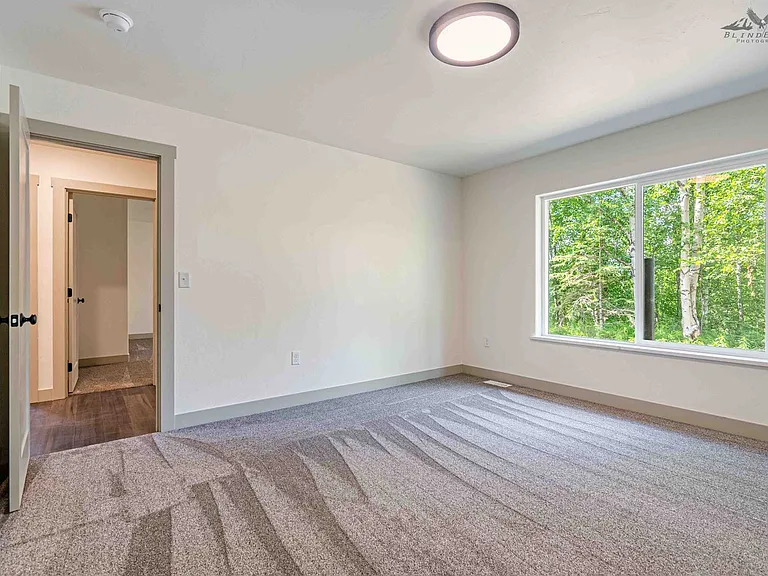 725 W Briar Dr — Photo 15