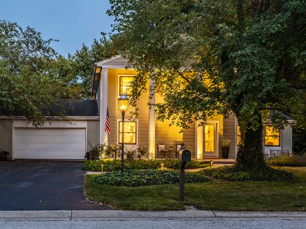 521 West Ln, Geneva, IL 60134