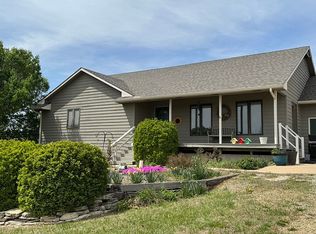 10 Leed Rd, Winfield, KS 67156