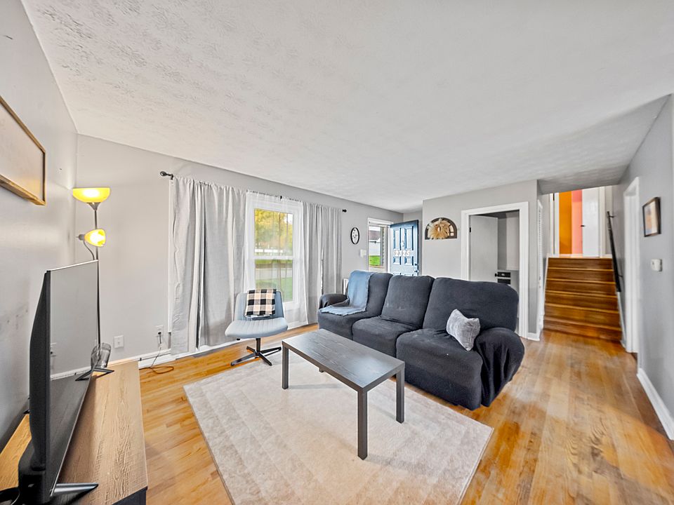1st image of 2325 Smith St