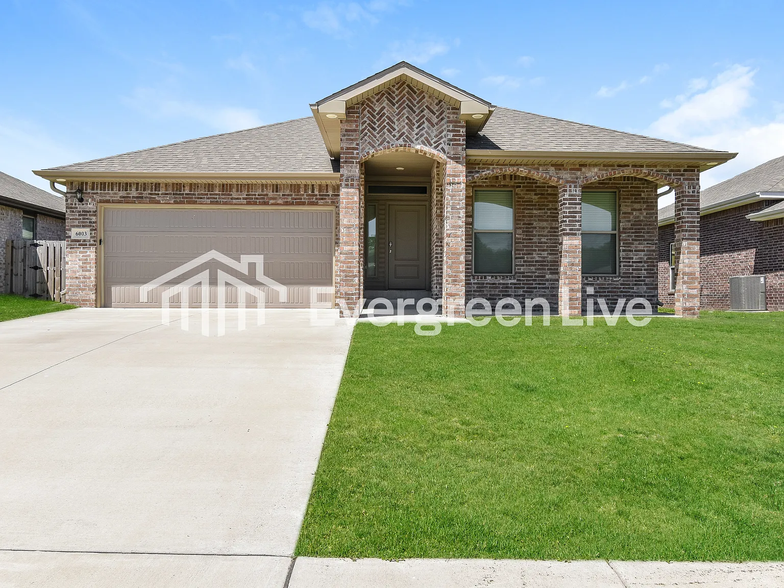 3 bed, 2.0 bath, 1761 sqft, $1,645 — Photo 1