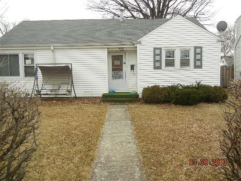 1st image of 273 E Dickens Ave