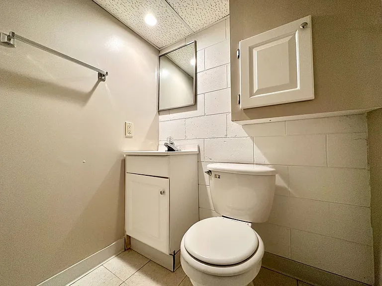 301 S Regency Dr — Photo 13