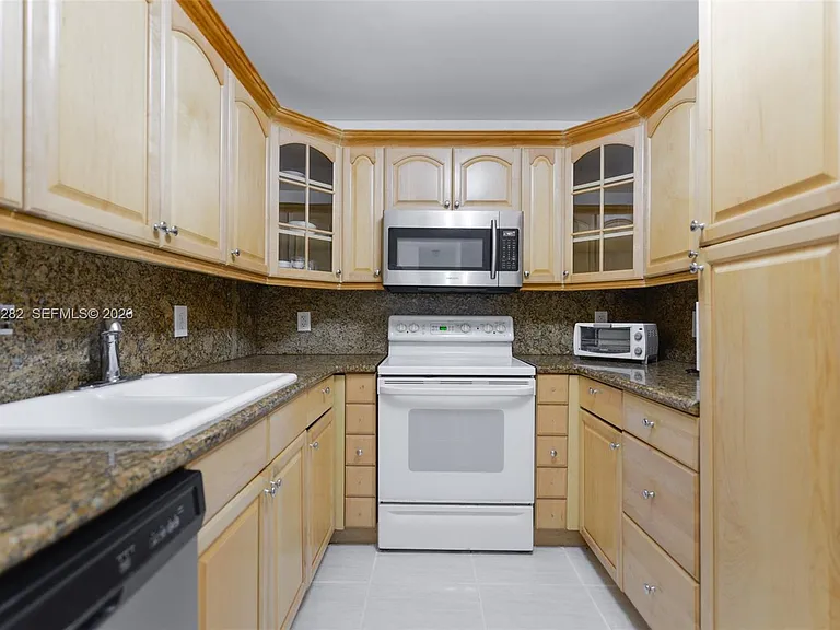 1950 S Ocean Dr #17N — Photo 11