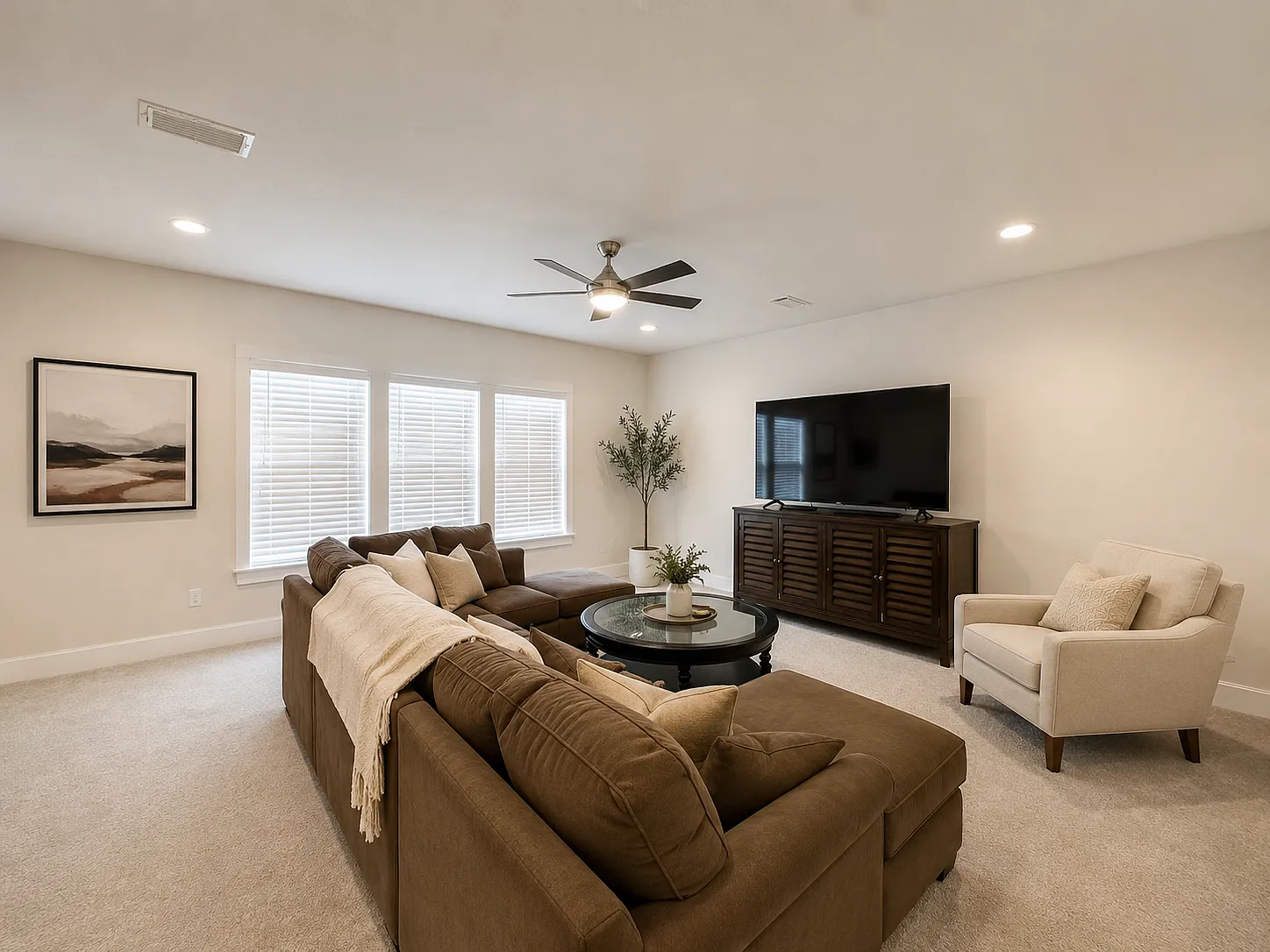 3 bed, 2228 sqft, $3,100 — Photo 4