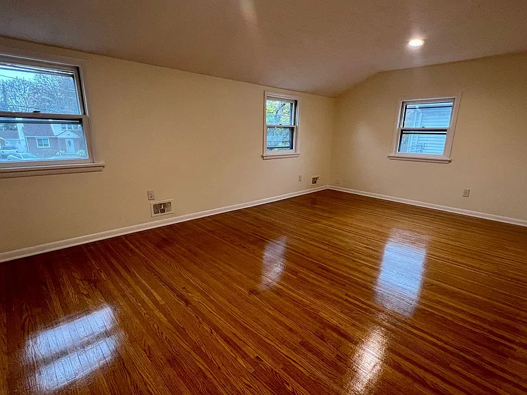 2450 Culver Rd — Photo 17