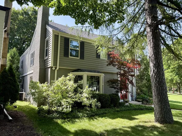5442 N Hollywood AVENUE, Whitefish Bay, WI 53217