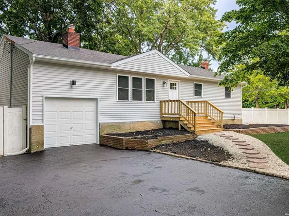 602 Old Post Road, Port Jefferson, NY 11777