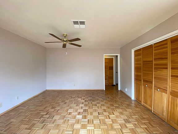 3rd image of 4389 Pineaire St