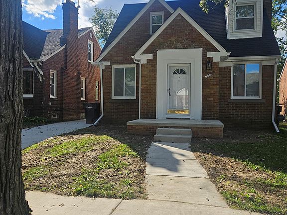 4th image of 16755 Rutherford St