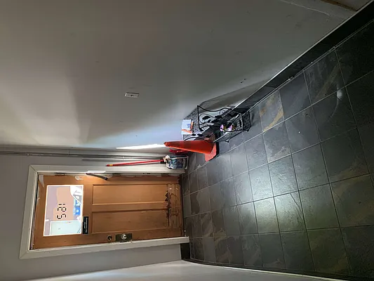 Rented by Manhattan Management LLC | media 80