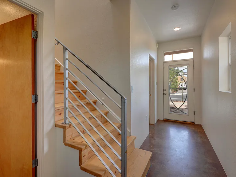 1020 6th St NW — Photo 3