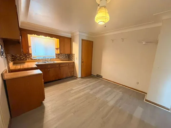 1315 Potomac Dr, Toledo, OH 43607