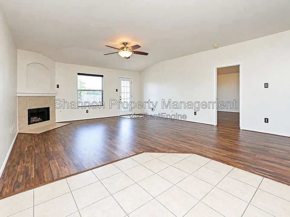 1939 Wooded Acres Dr