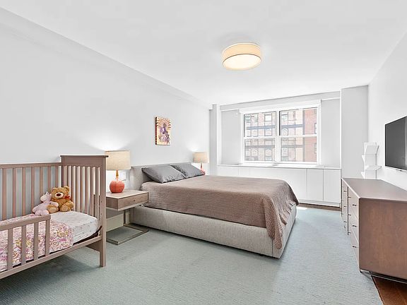 5th image of 220 Madison Ave APT 6Q