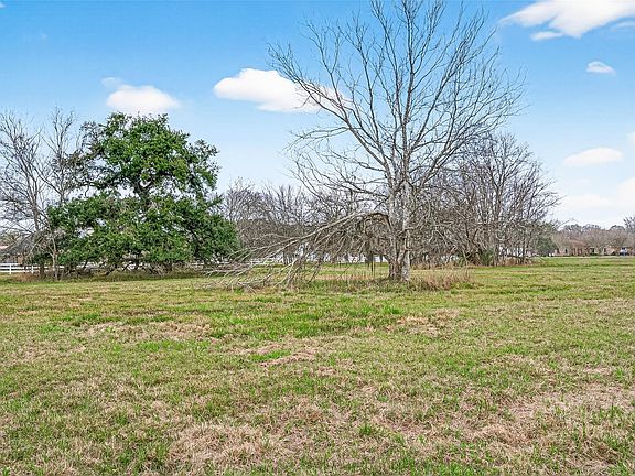 4th image of 16310 Sun Valley Ln