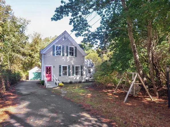 87 Littles Ave, Pembroke, MA 02359