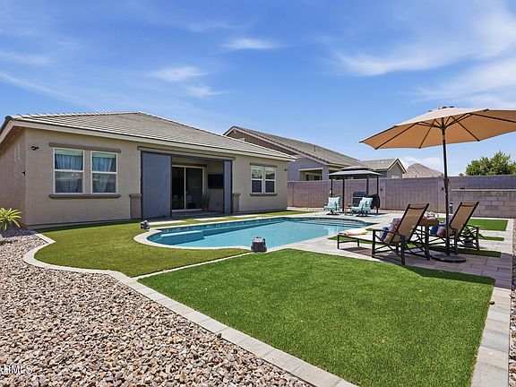 3rd image of 2846 W PATAGONIA Court