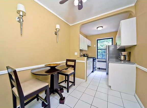 3rd image of 3017 Riverdale Ave APT 6G