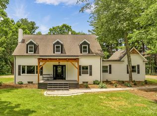 561 Wickzola Ln, West Jefferson, NC 28694