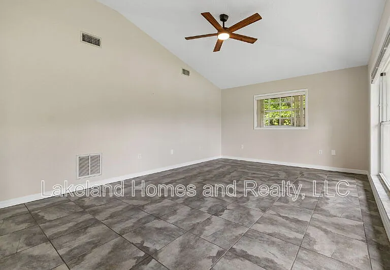 95 Woodside Dr — Photo 18