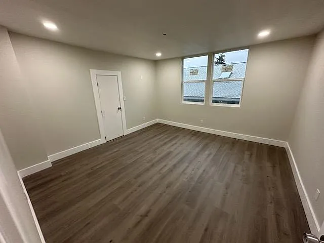 231 W 5th St — Photo 27