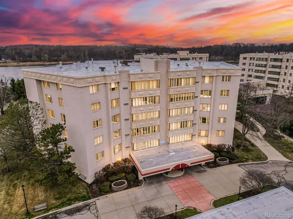 43100 Twelve Oaks Crescent Dr APT 4022, Novi, MI 48377