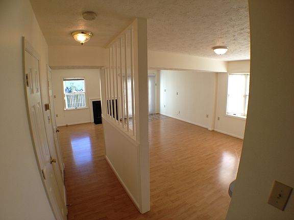 4th image of 383 Surrey Club Ln