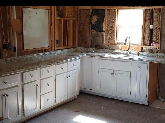 4th image of 1171 Dorothy St