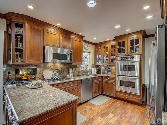 24 Francis Rd East Brunswick Nj 08816 Zillow