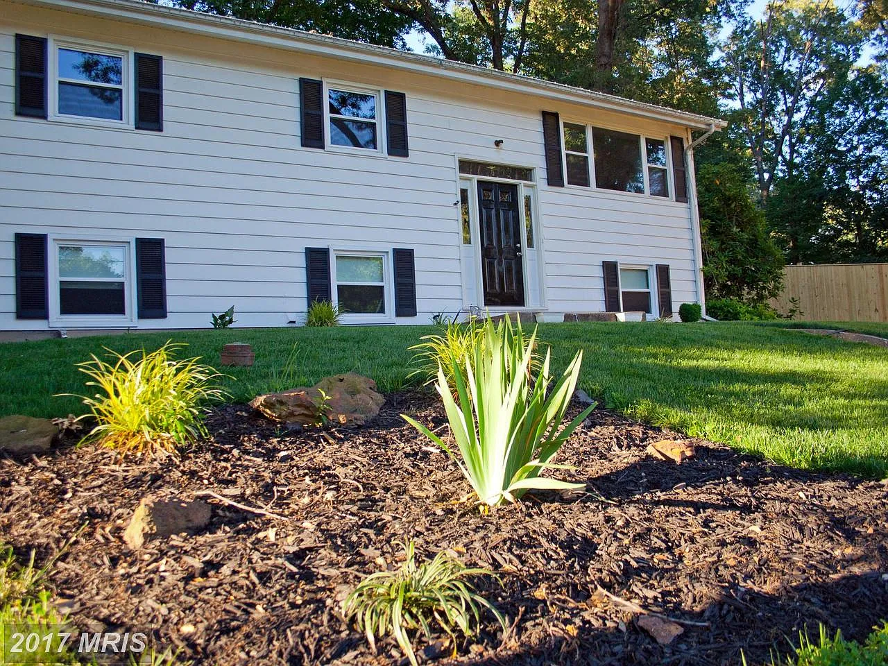 1592 Colony Rd photo 1
