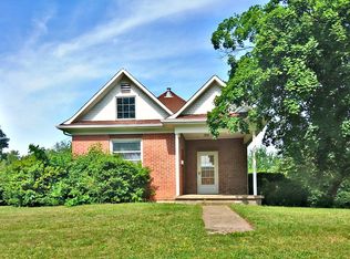 429 S 8th St, Atchison, KS 66002
