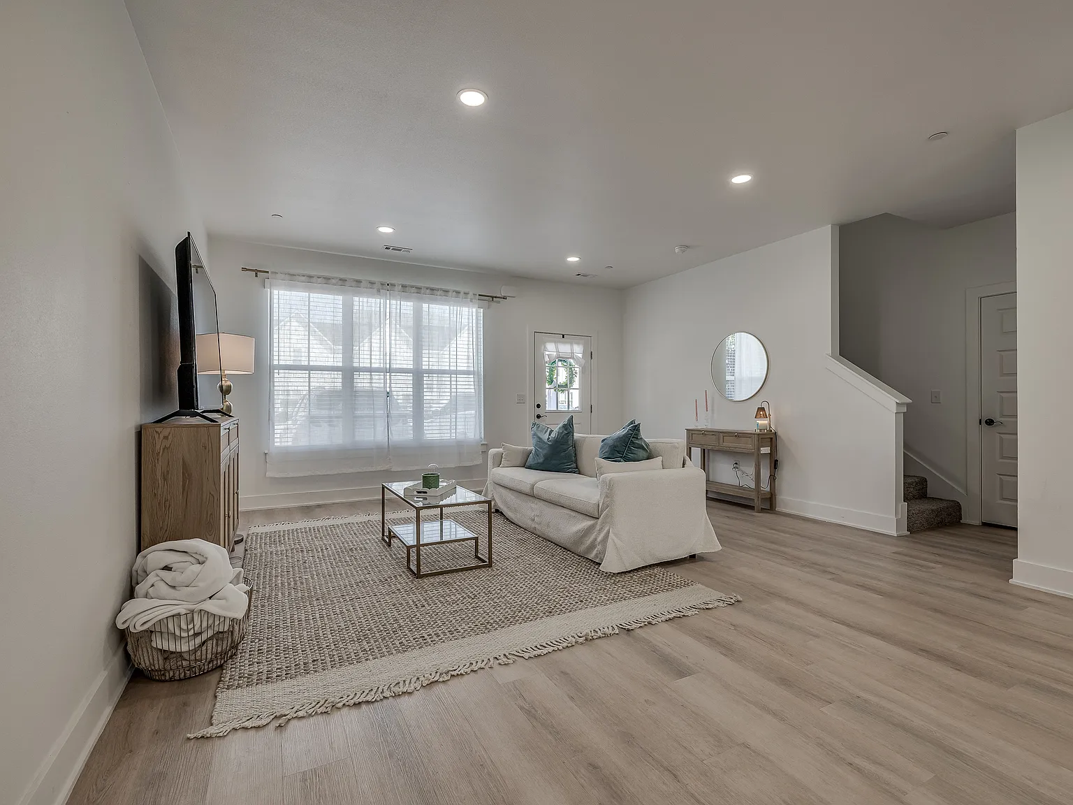 4 bed, 4.5 bath, $2,900 — Photo 4