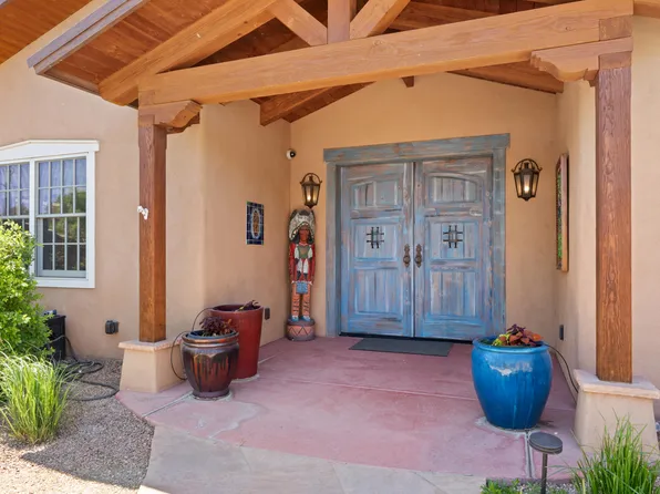 2120 Teodoro Rd NW, Albuquerque, NM 87107