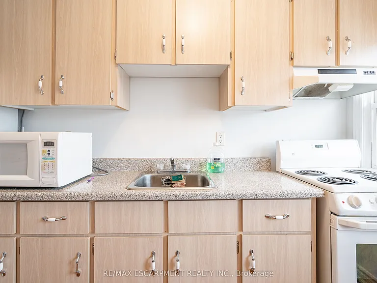 80 Saint Clair Ave #3 — Photo 6